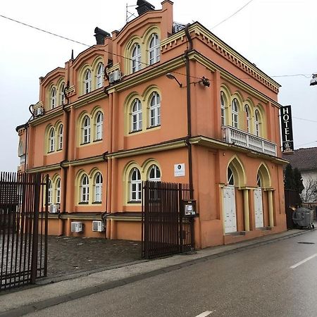 Motel Vila Bakarni Brcko Ngoại thất bức ảnh