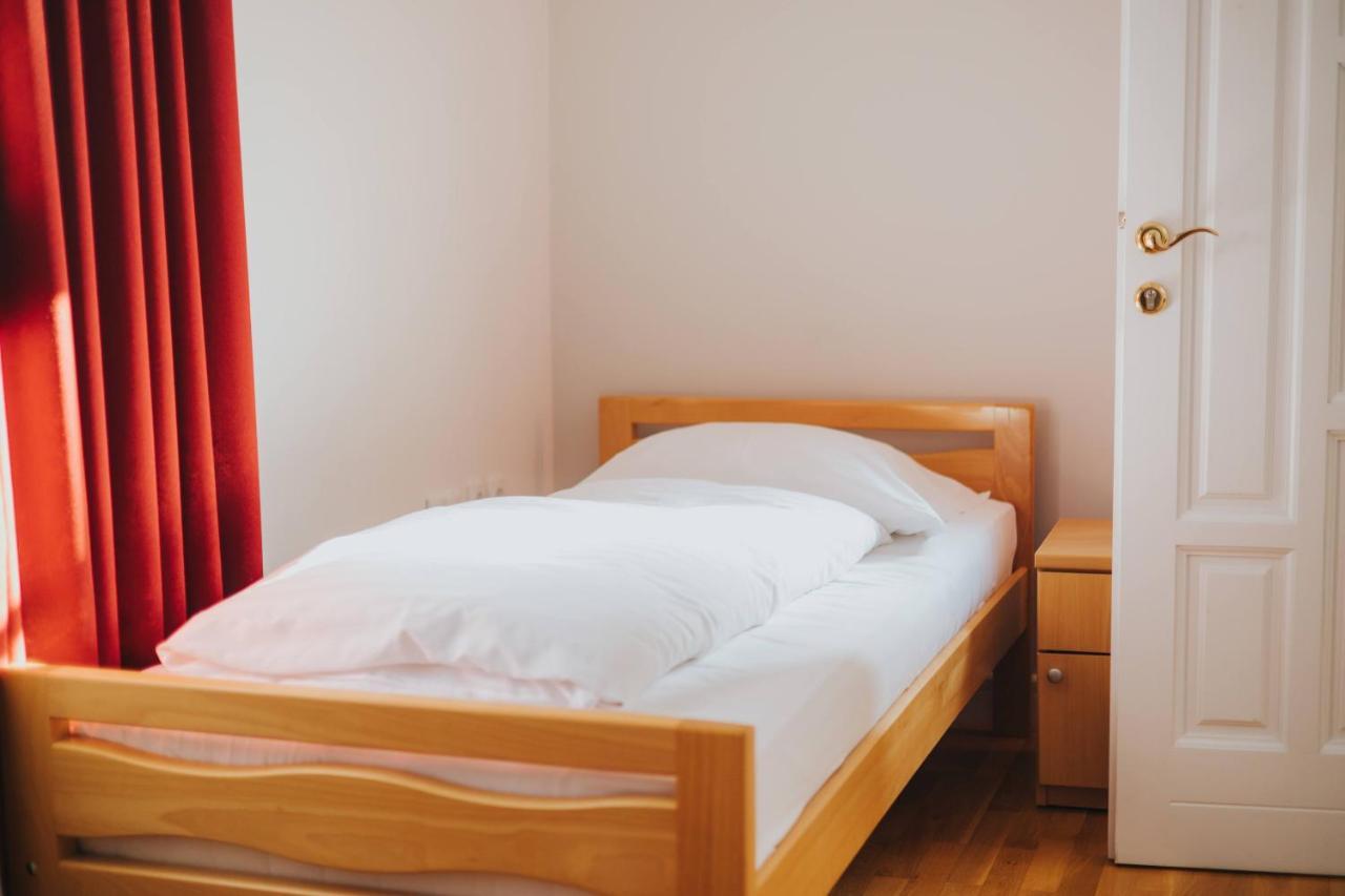 Motel Vila Bakarni Brcko Ngoại thất bức ảnh